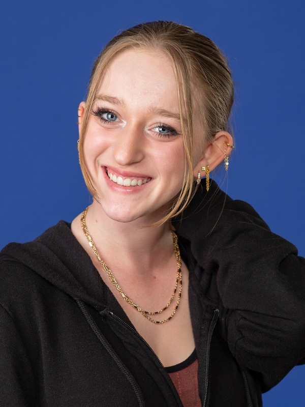 Jones-family-orthodontics-patient-photos-4 Jones family orthodontics patient photo shoot young girl smiling