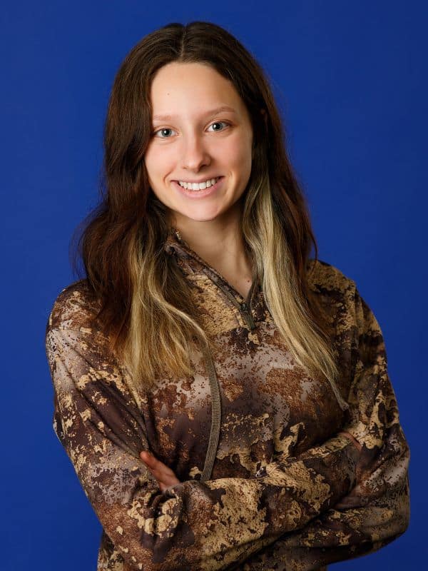 Straight-smile-post-orthodontic-treatment Healthy smile after braces